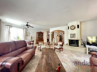 Maison - 169 m² - 5 pièces