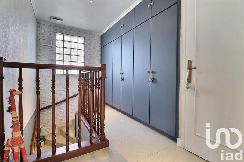 Maison - 180 m² - 8 pièces