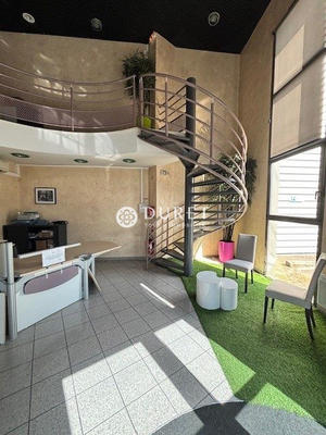 Local d'activités - 1 097 m²