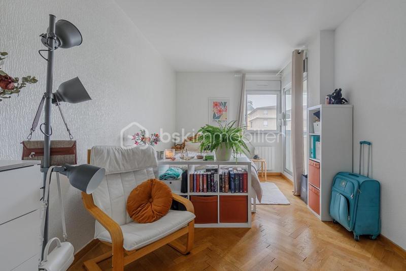 Appartement - 100 m² - 5 pièces
