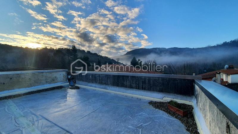 Maison en pierre - 204 m² - 9 pièces