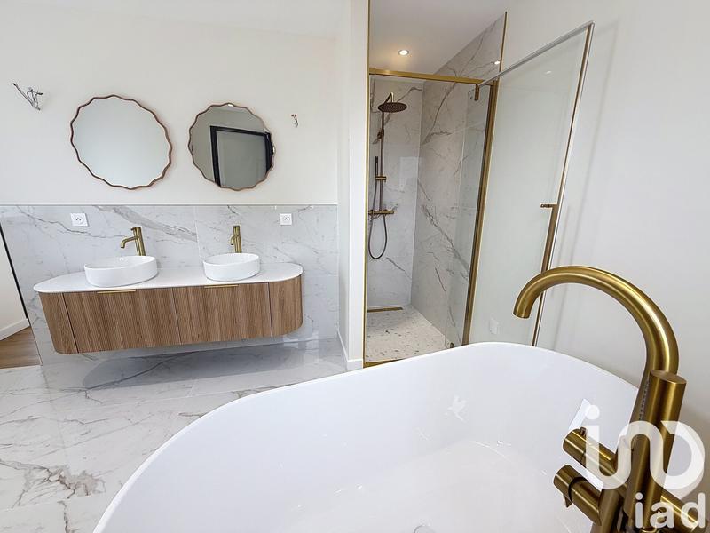 Maison - 166 m² - 8 pièces