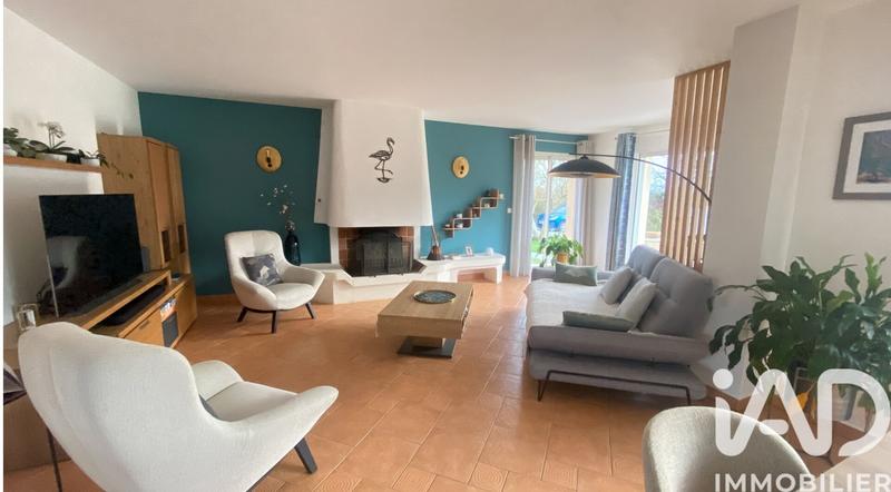 Maison - 244 m² - 9 pièces