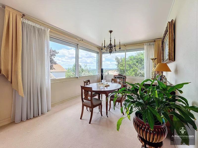 Maison - 280 m² - 7 pièces