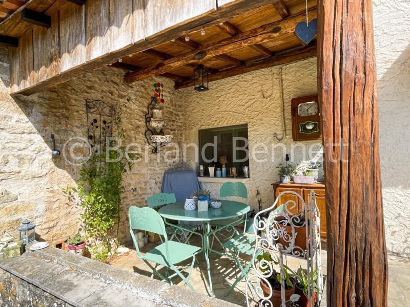 Maison en pierre - 211 m² - 8 pièces