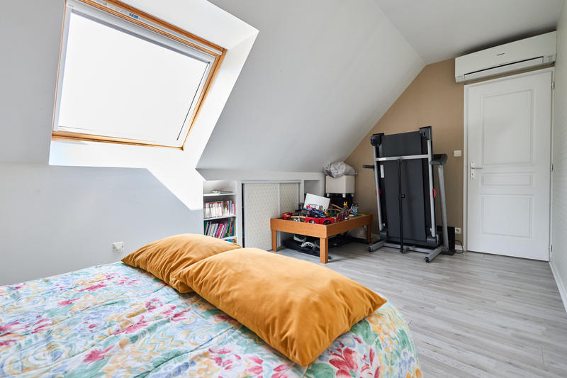 Maison - 180 m² - 6 pièces