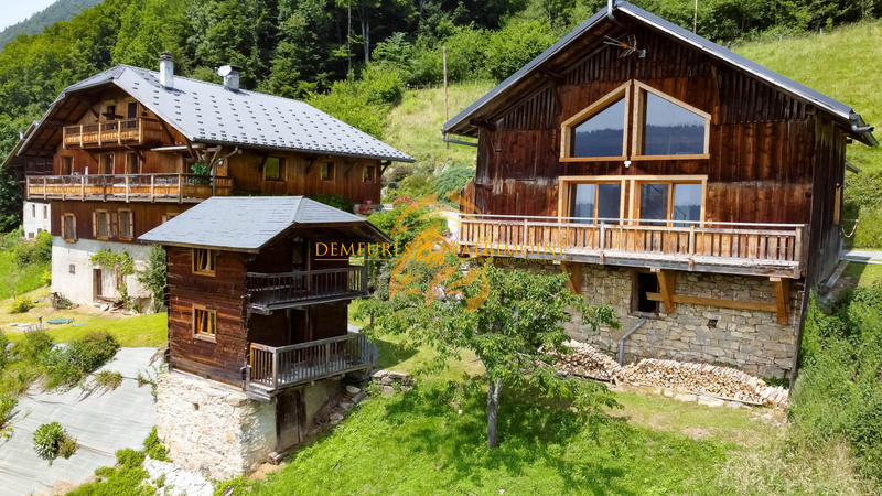 Maison - 400 m² - 10 pièces