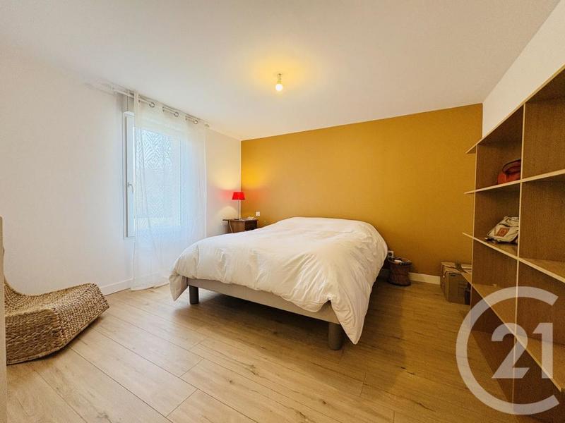 Maison - 96 m² - 5 pièces