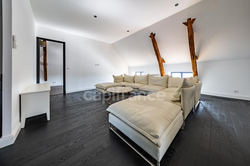 Propriété - 362 m² - 10 pièces