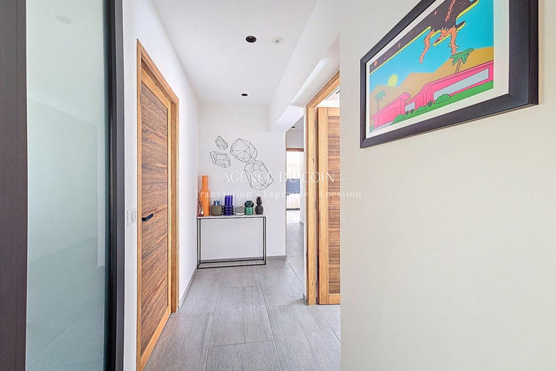 Maison - 215 m² - 6 pièces