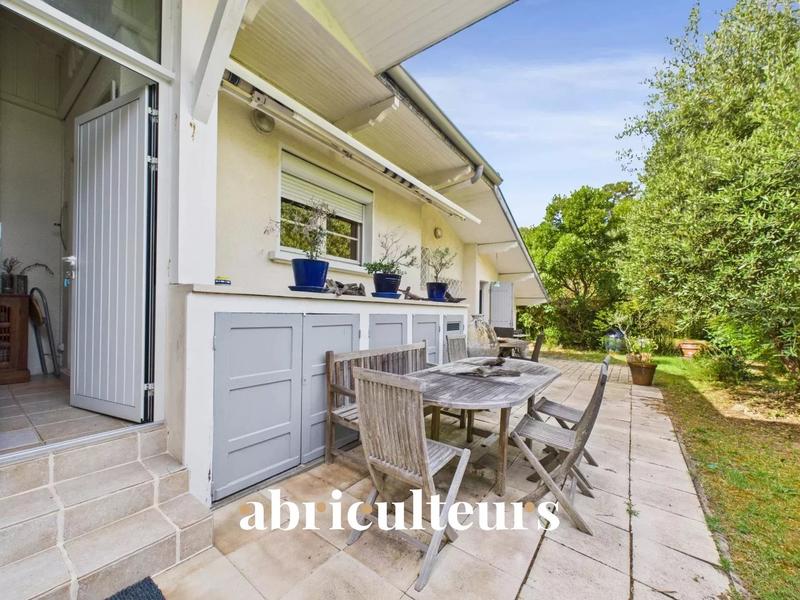 Maison - 174 m² - 10 pièces