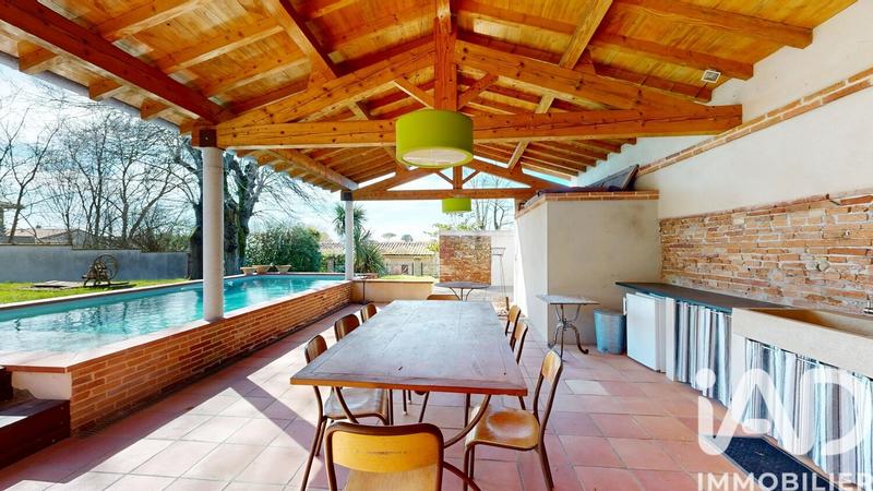 Maison - 300 m² - 13 pièces