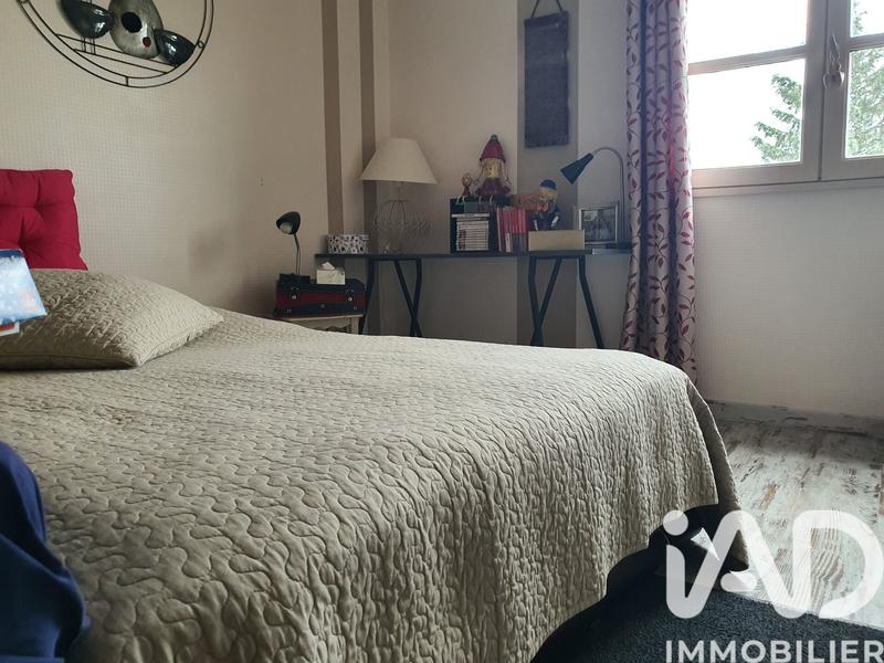 Maison - 220 m² - 8 pièces