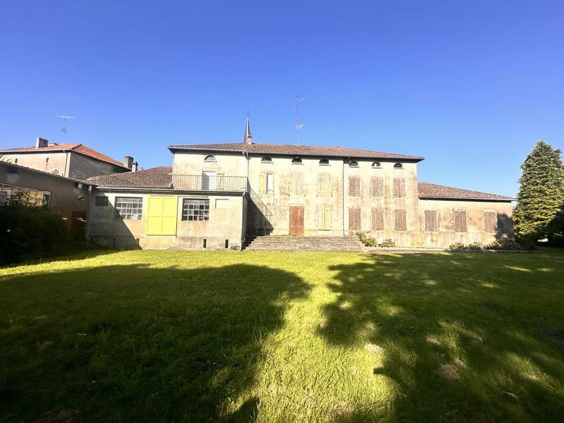 Maison - 400 m² - 12 pièces