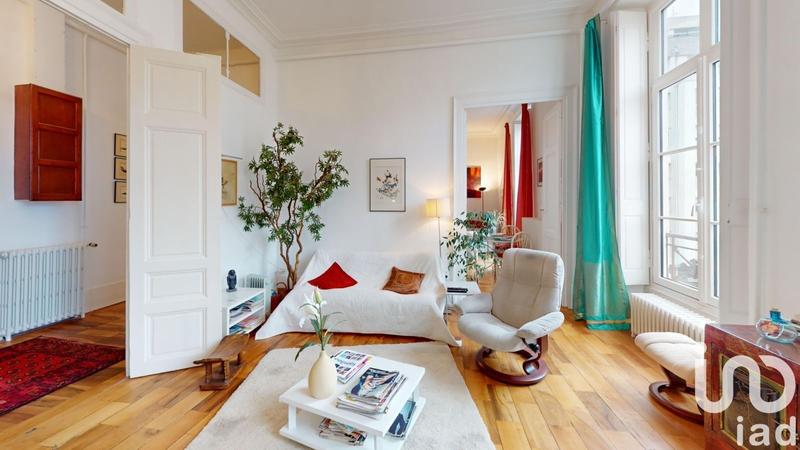 Appartement - 215 m² - 6 pièces