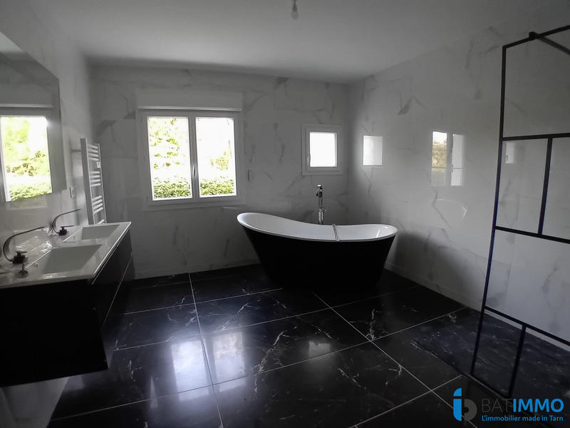 Maison - 185 m² - 6 pièces