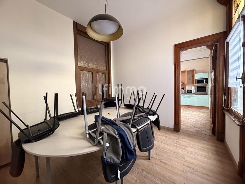 Maison - 239 m² - 12 pièces