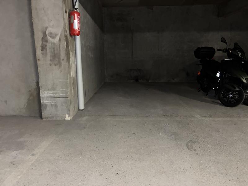 Parking / Garage - 10 m²