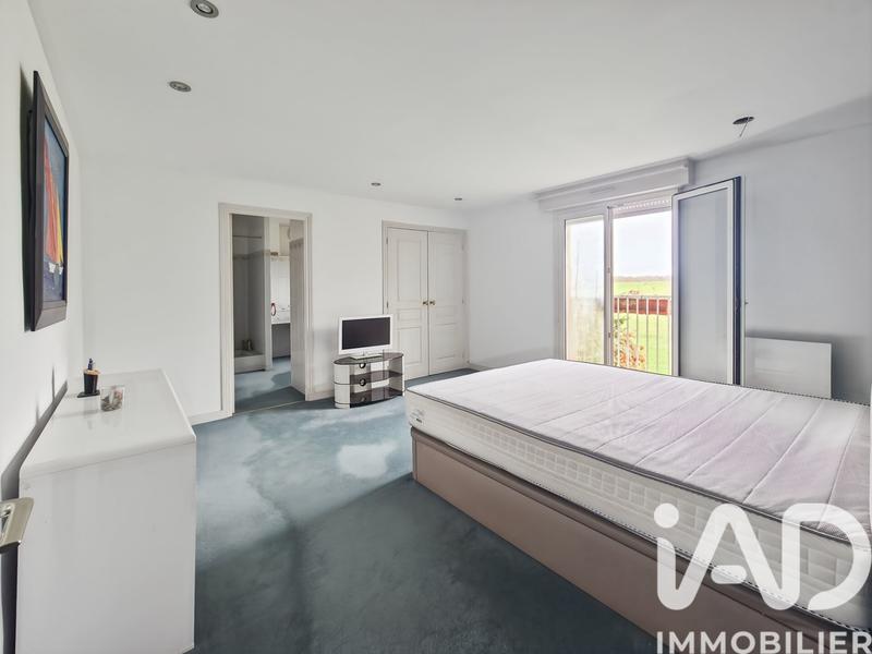 Maison - 251 m² - 8 pièces