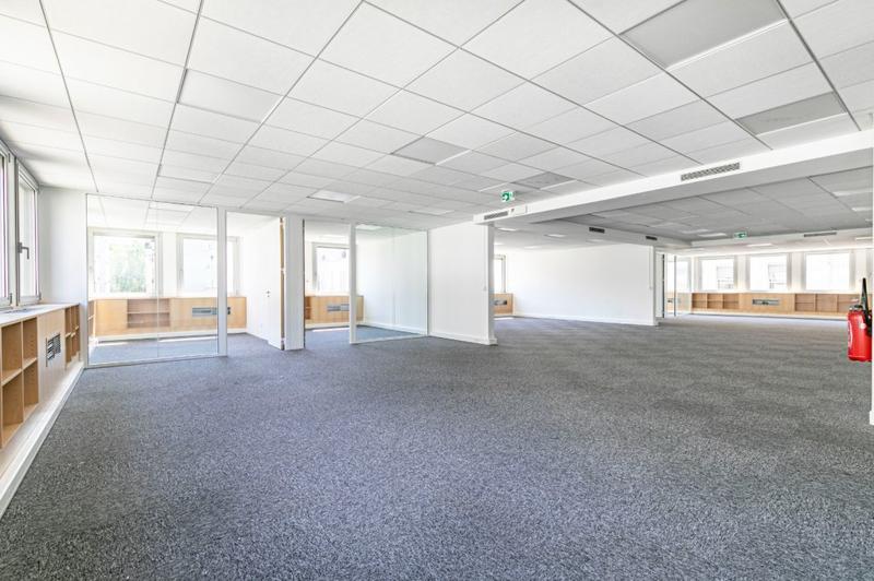 Bureau - 389 m²