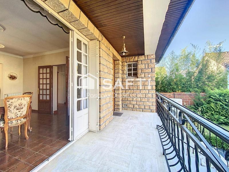 Maison - 141 m² - 8 pièces