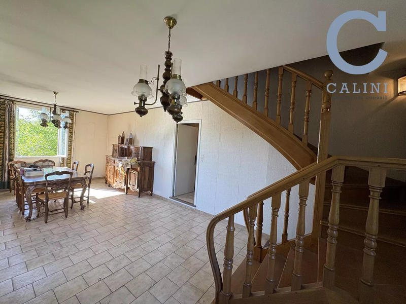 Villa - 180 m² - 6 pièces