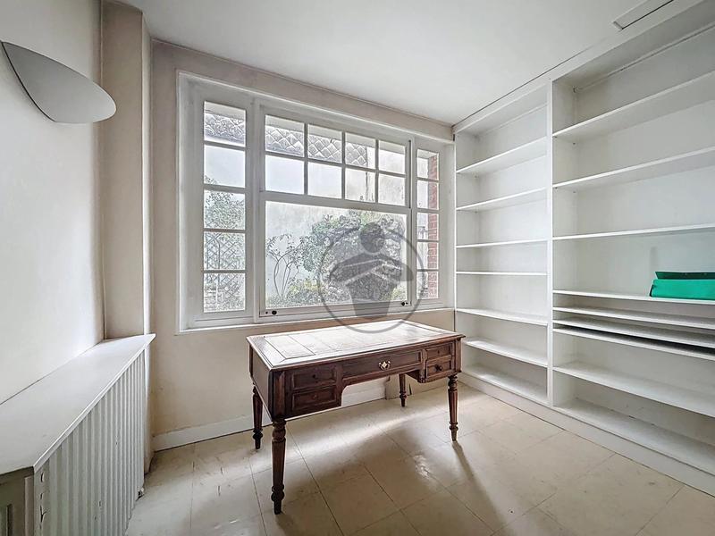 Immeuble - 131 m² - 9 pièces