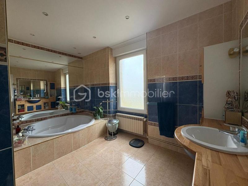 Maison de maîtres - 279 m² - 8 pièces