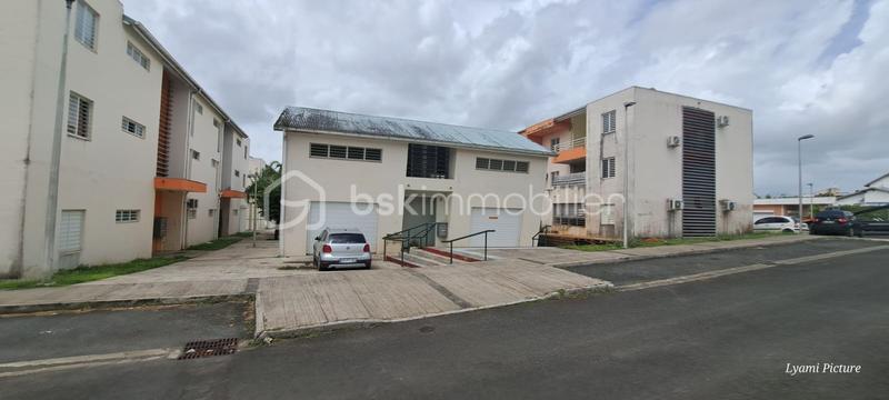 Local commercial - 74 m² - 2 pièces