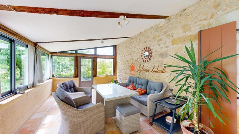 Maison - 231 m² - 10 pièces