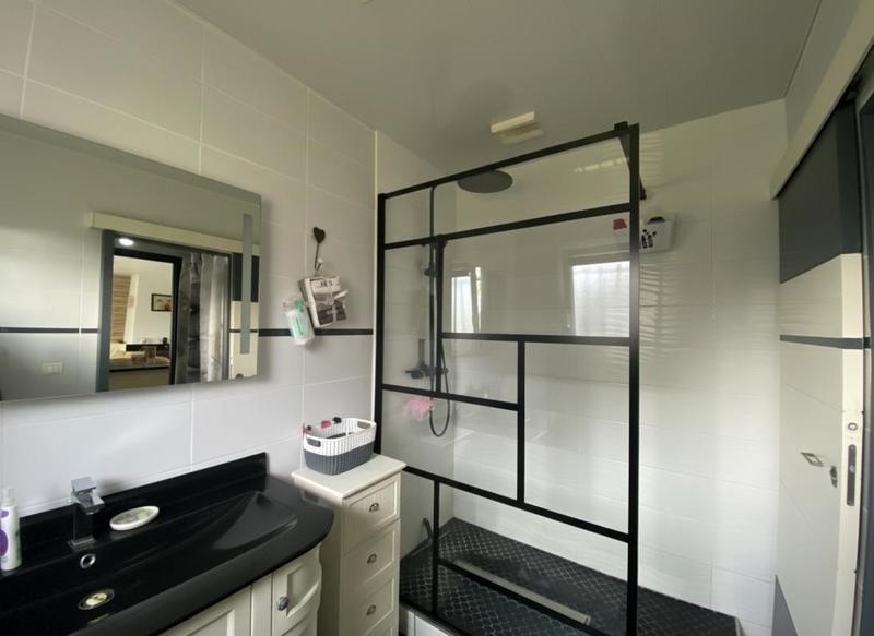 Pavillon - 100 m² - 5 pièces