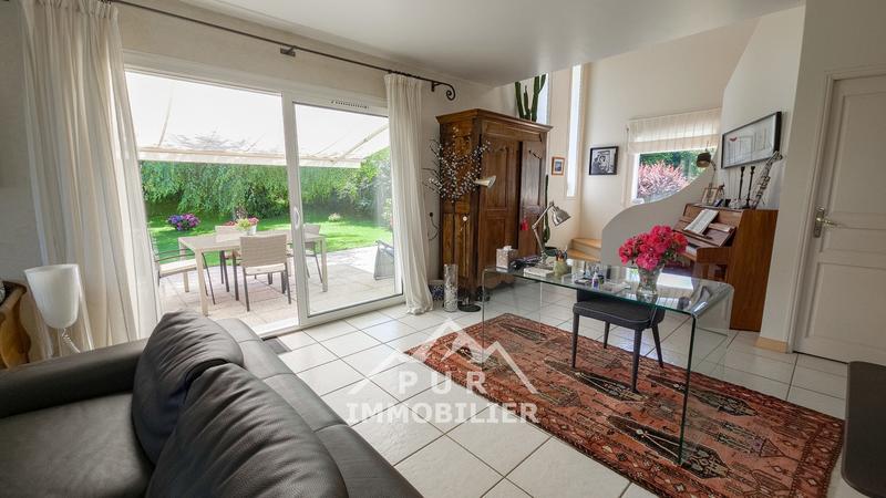 Maison - 206 m² - 6 pièces