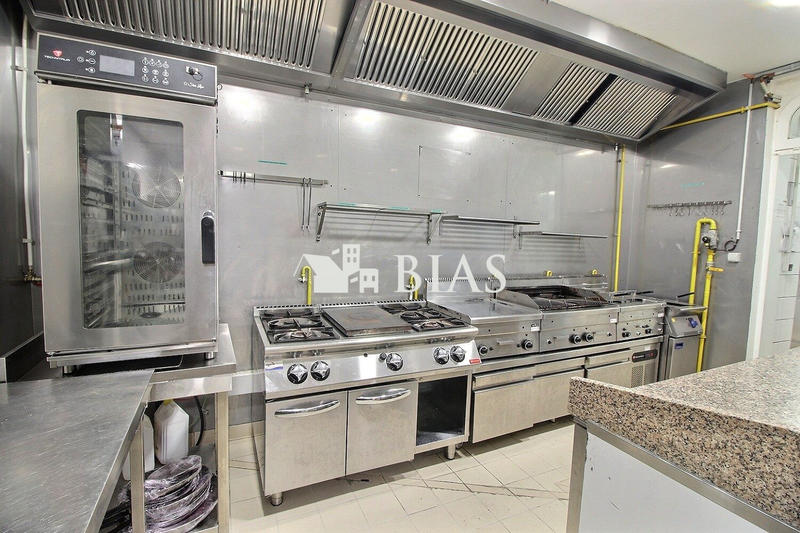 Local commercial - 326 m²