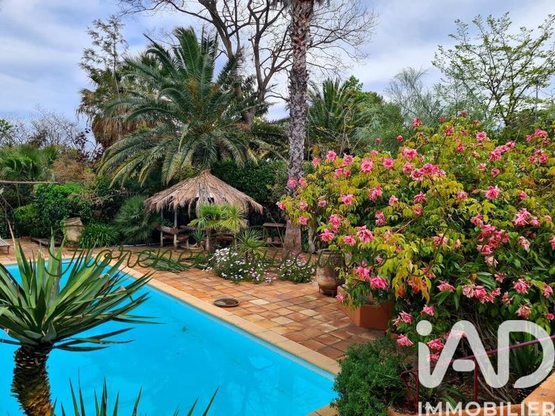 Maison - 365 m² - 6 pièces