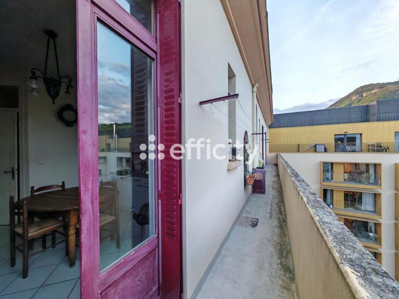 Appartement - 181 m² - 5 pièces