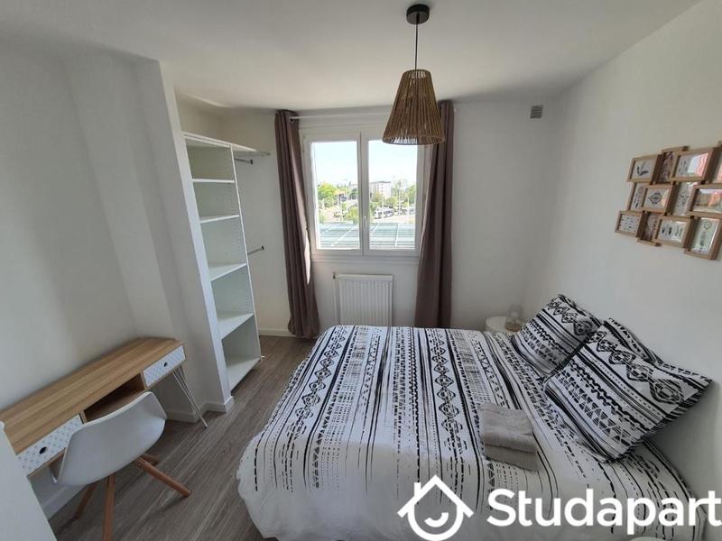 Chambre - 10 m² - 1 pièce