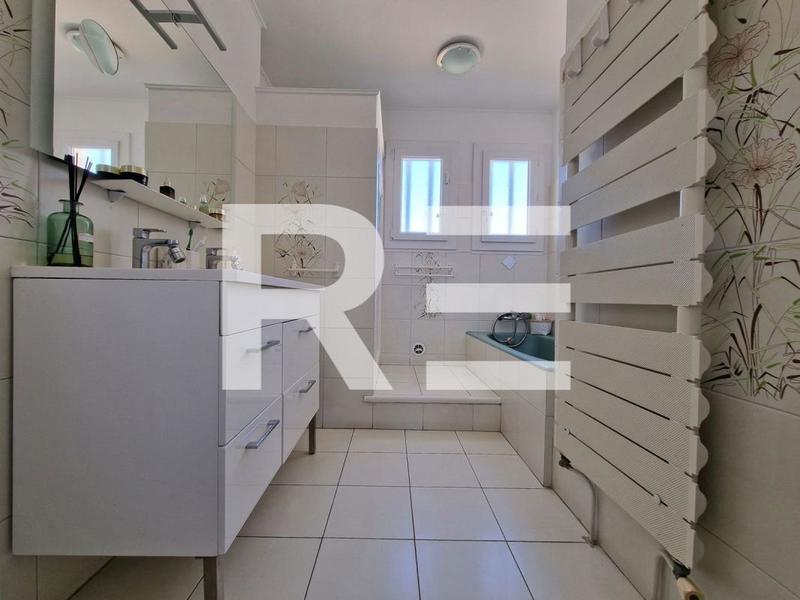 Villa - 110 m² - 4 pièces