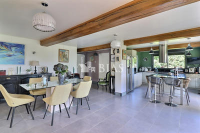 Maison - 175 m² - 7 pièces