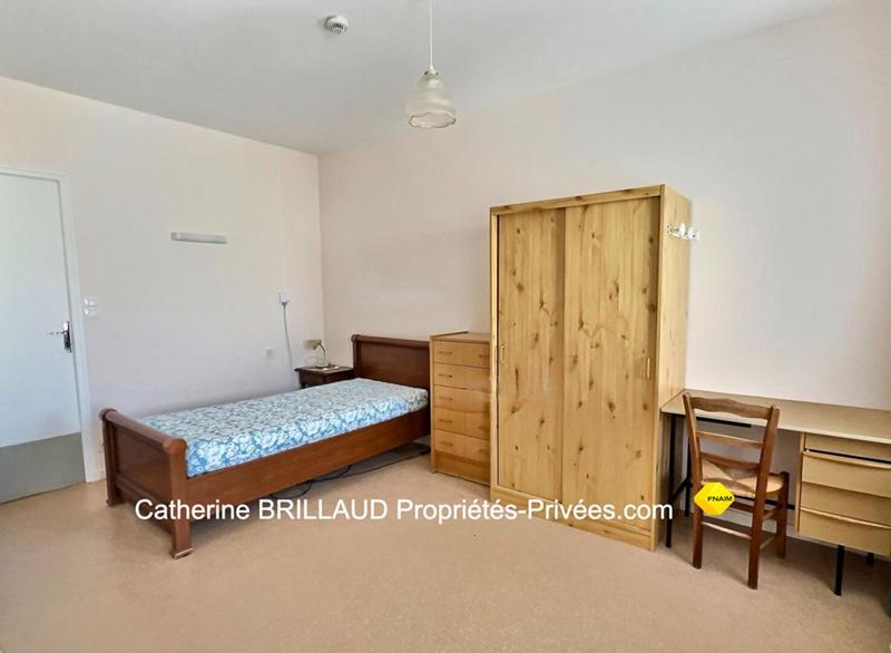 Maison - 1 154 m² - 35 pièces