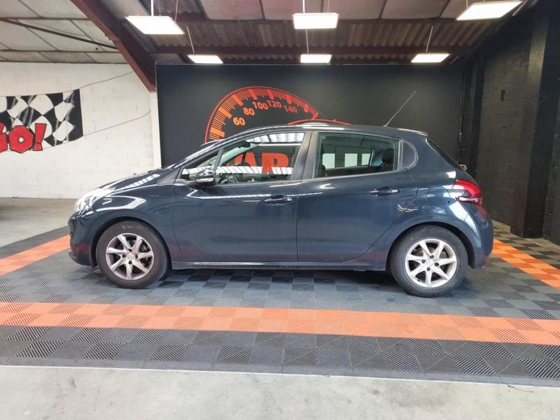Peugeot 208 1.2 Puretech 92 Ch Style - Garantie 6 Mois