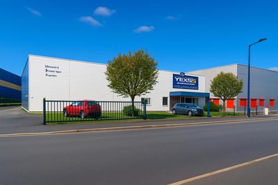 Local commercial - 2 230 m²