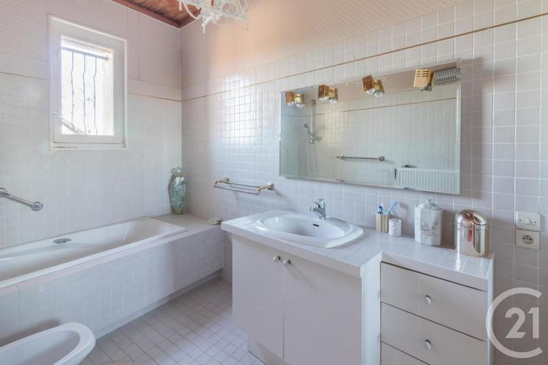 Maison ancienne - 257 m² - 7 pièces