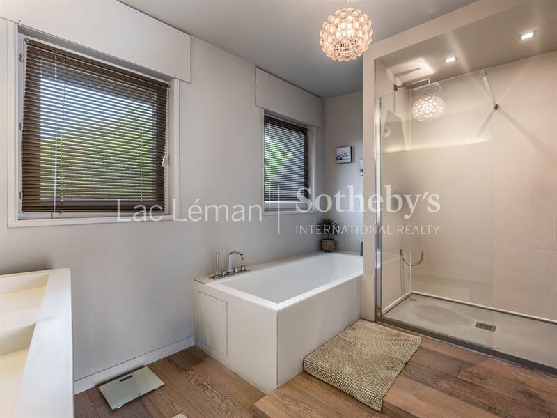 Maison - 286 m² - 7 pièces