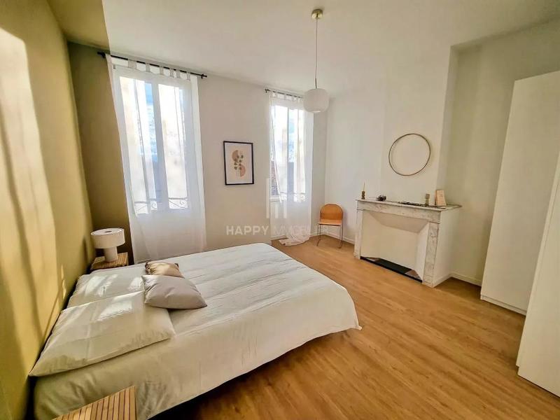 Appartement - 90 m² - 5 pièces