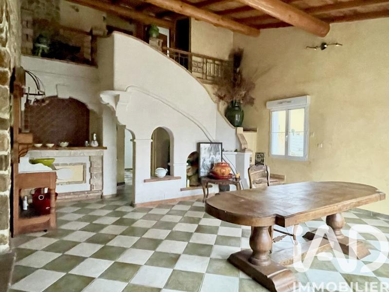 Maison - 204 m² - 7 pièces