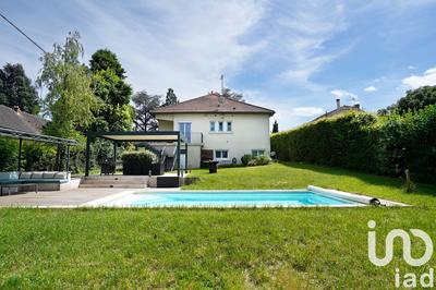 Maison - 251 m² - 6 pièces