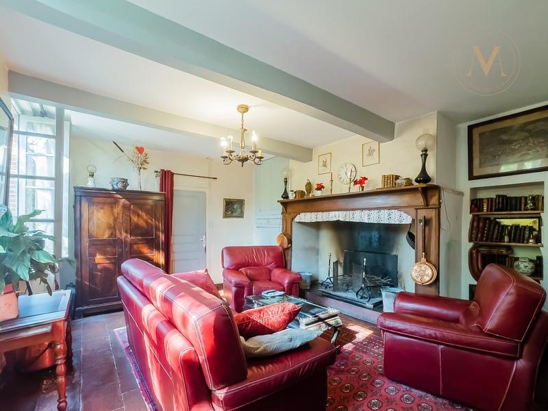 Maison - 273 m² - 7 pièces