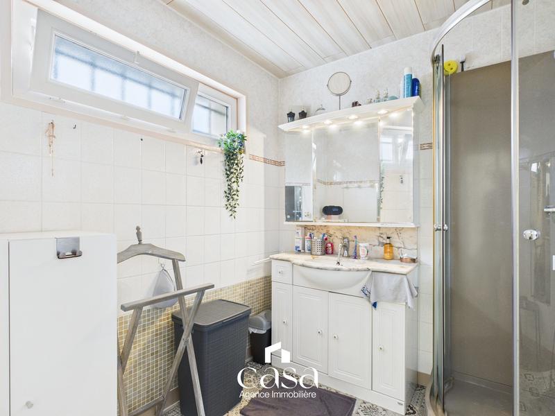 Maison - 93 m² - 5 pièces