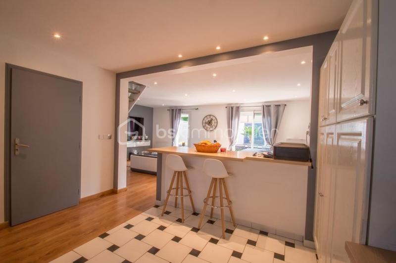 Maison - 94 m² - 6 pièces