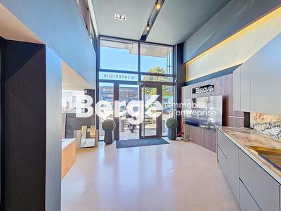 Local commercial - 200 m²